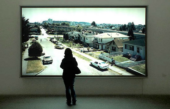 Jeff Wall, History in miniature, 2001.